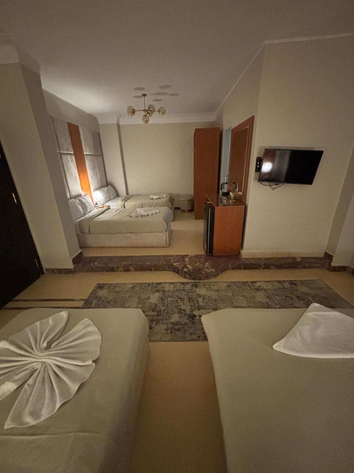 Solima Pyramids Inn Kafret el-Gabal Exteriör bild